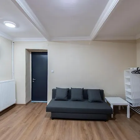 Ground Floor In Taksim Appartamento