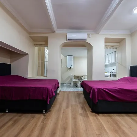 Ground Floor In Taksim Appartamento