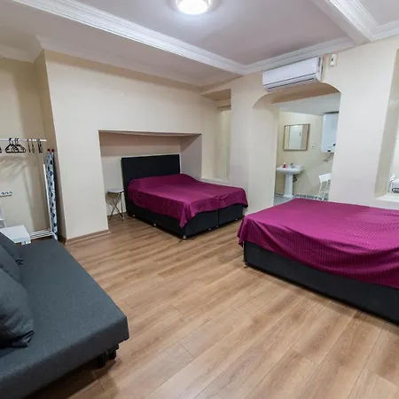 アパート Ground Floor In Taksim